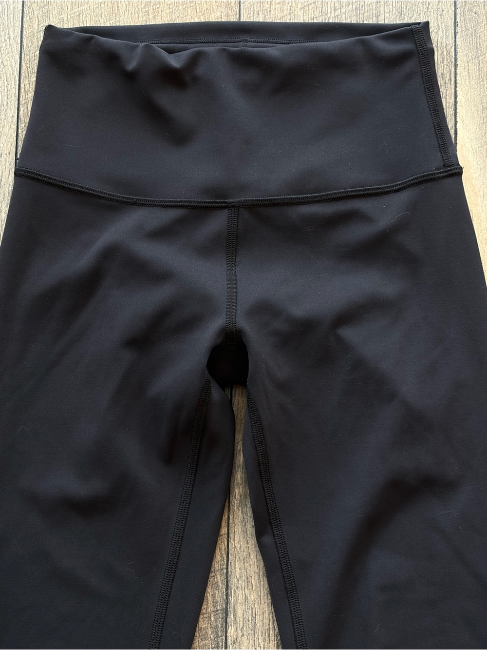 Lululemon Wunder Train High-Rise Crop Leggings 21" In Black size four (4) - Picture 5 of 10